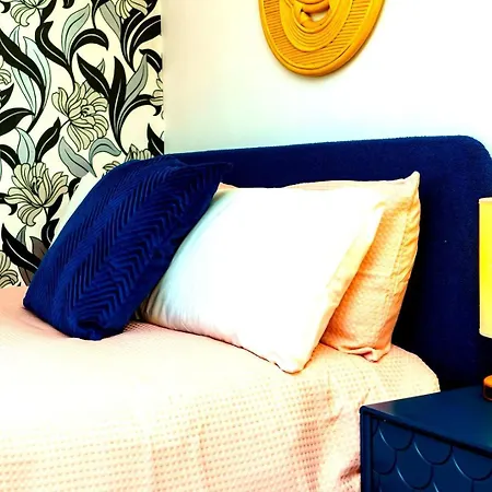 Holiday home Spacious 4-bed | Wifi | Parking | Workspace *