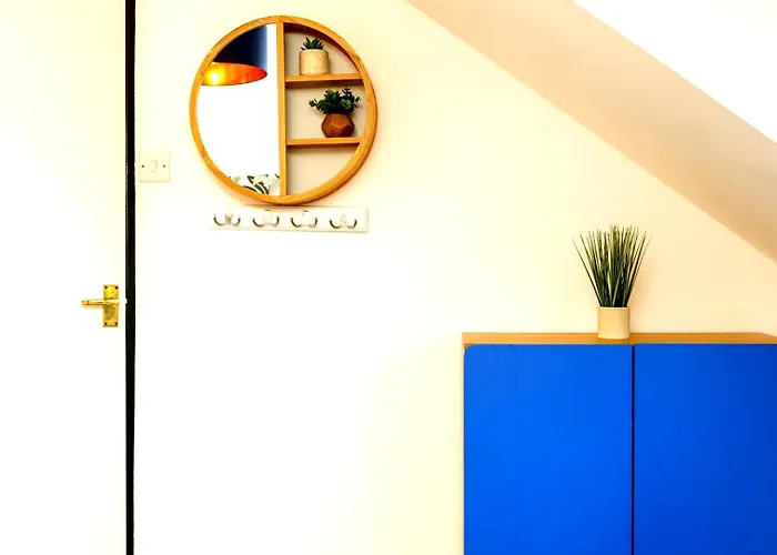 Spacious 4-bed | Wifi | Parking | Workspace Penzion 4*