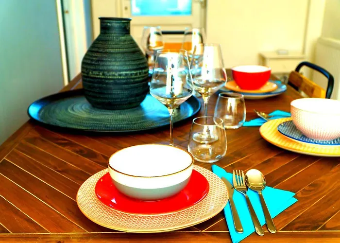 Spacious 4-bed | Wifi | Parking | Workspace בית הארחה בריסטול