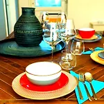 Spacious 4-bed | Wifi | Parking | Workspace Konukevi Bristol