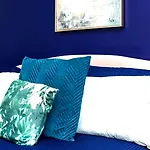 Spacious 4-bed | Wifi | Parking | Workspace Konukevi 4*