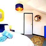 Konukevi Spacious 4-bed | Wifi | Parking | Workspace