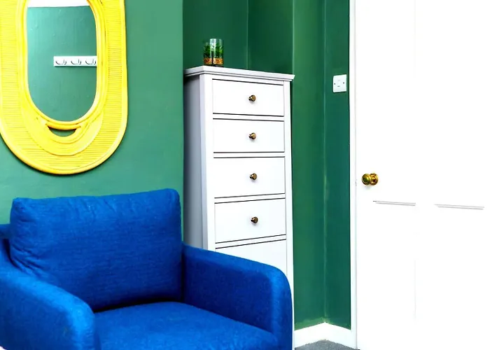 Gæstehus Spacious 4-bed | Wifi | Parking | Workspace 4*